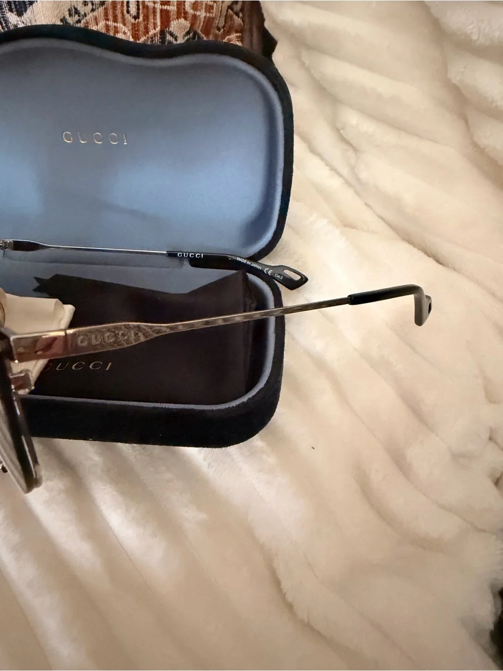 GUCCI Silver/Brown sunglasses. Unisex